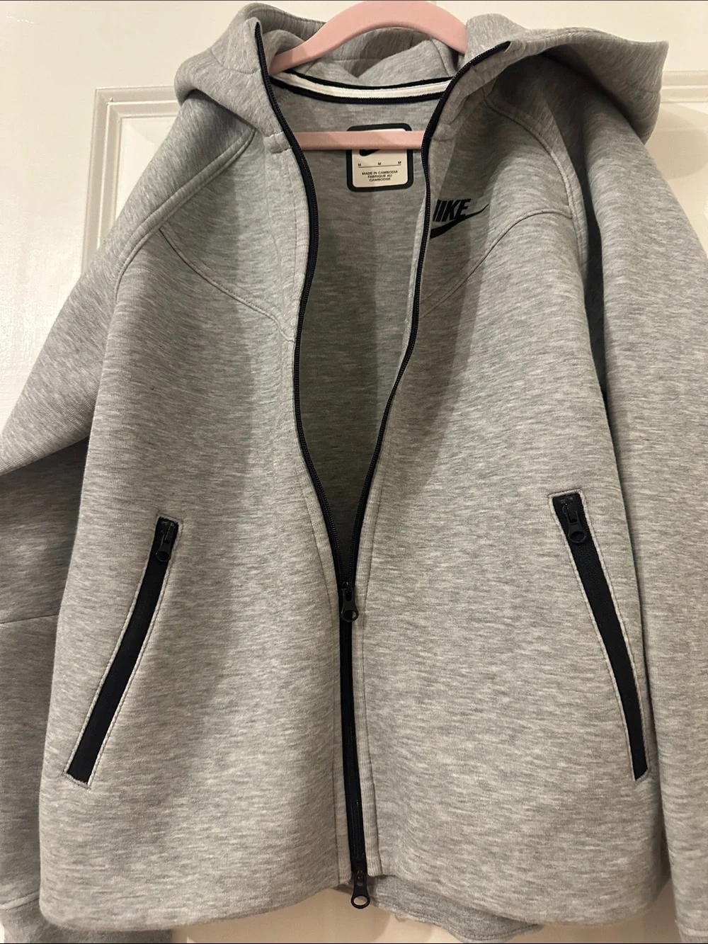 Nike Men’s Light Gray Hooded Performance Jacket